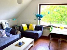 Sofaecke-Esstisch mit sch�nem Panoramablick Gem�tliche Firmenwohnung-Ferienwohnung-Panoramablick in Seevetal - mit Bahnanbindung nach Hamburg