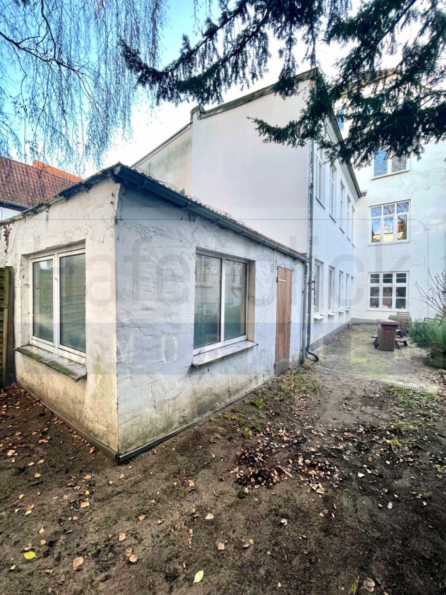 Hofseite Mehrfamilienhaus L�beck