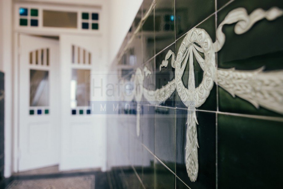 Alte Kacheln im Treppenhaus Wohnung Kiel / Pries