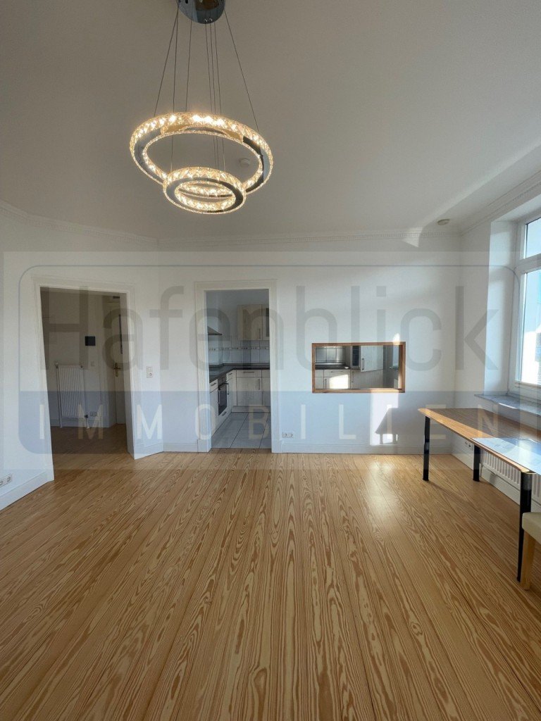 Lichtdurchflutetes Wohnzimmer Kiel / Pries Wohnung Direkt an der Kieler F�rde ! Sanierte 3-Zi-Altbauwohnung-Terrasse zum Garten- Denkmalschutz