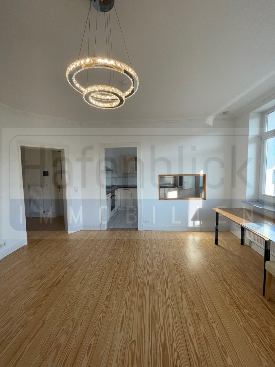 Lichtdurchflutetes Wohnzimmer Wohnung Kiel / Pries