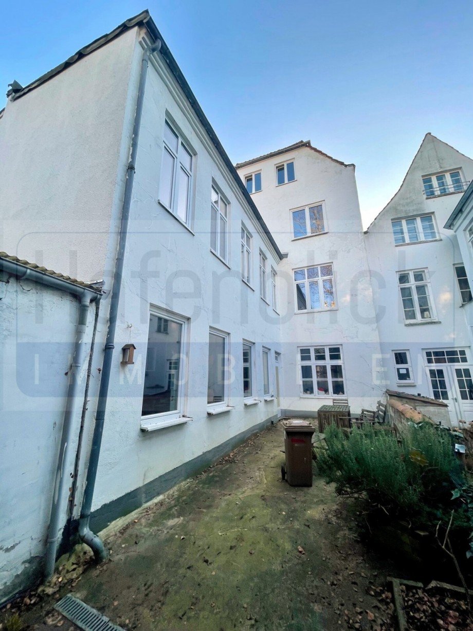Hausr�ckseite, Anbau Mehrfamilienhaus L�beck