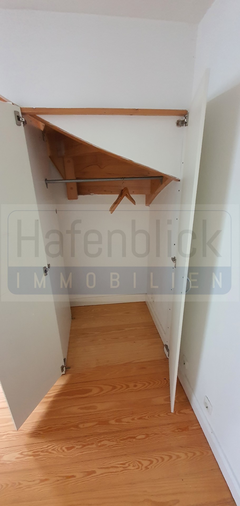 Stauraum unter der Treppe Wohnung Kiel / Pries