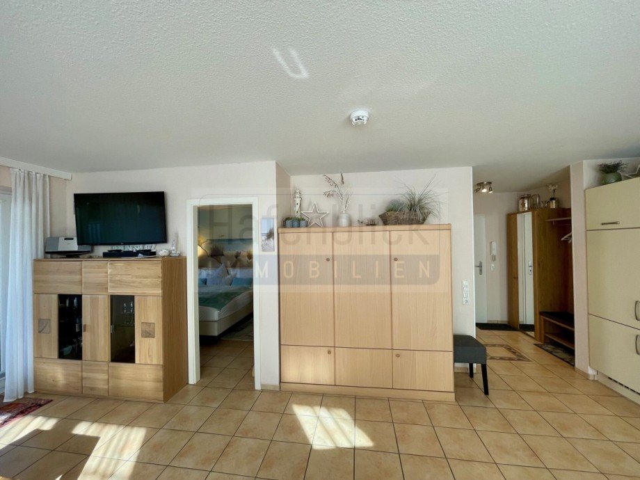 Fernsehschrank und Schrankbett (2) Erdgeschosswohnung Scharbeutz