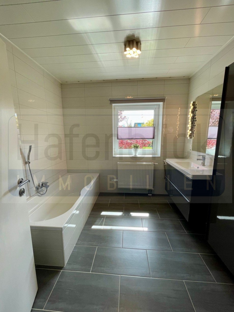 Volbad mit Fenster Bungalow Heiligenhafen