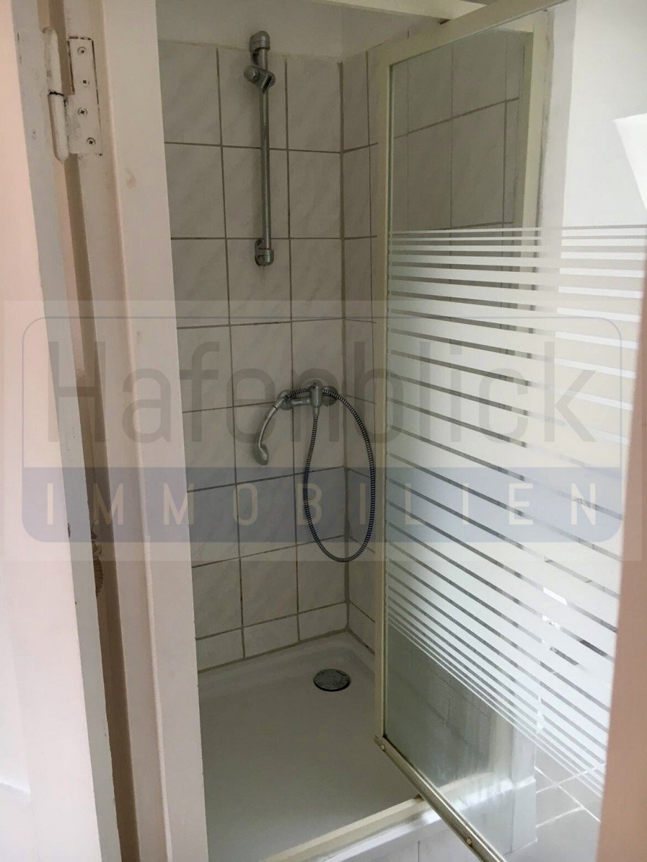 Dusche DG Mehrfamilienhaus L�beck