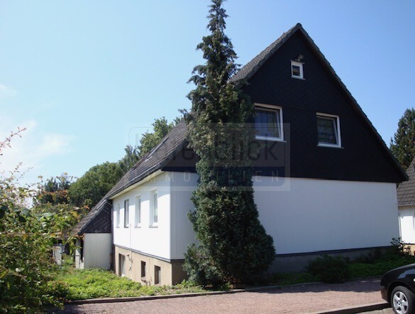 Vorderes Haus mit 3 Stellpl�tzen an der Stra�e Haus Timmendorfer Strand / Niendorf