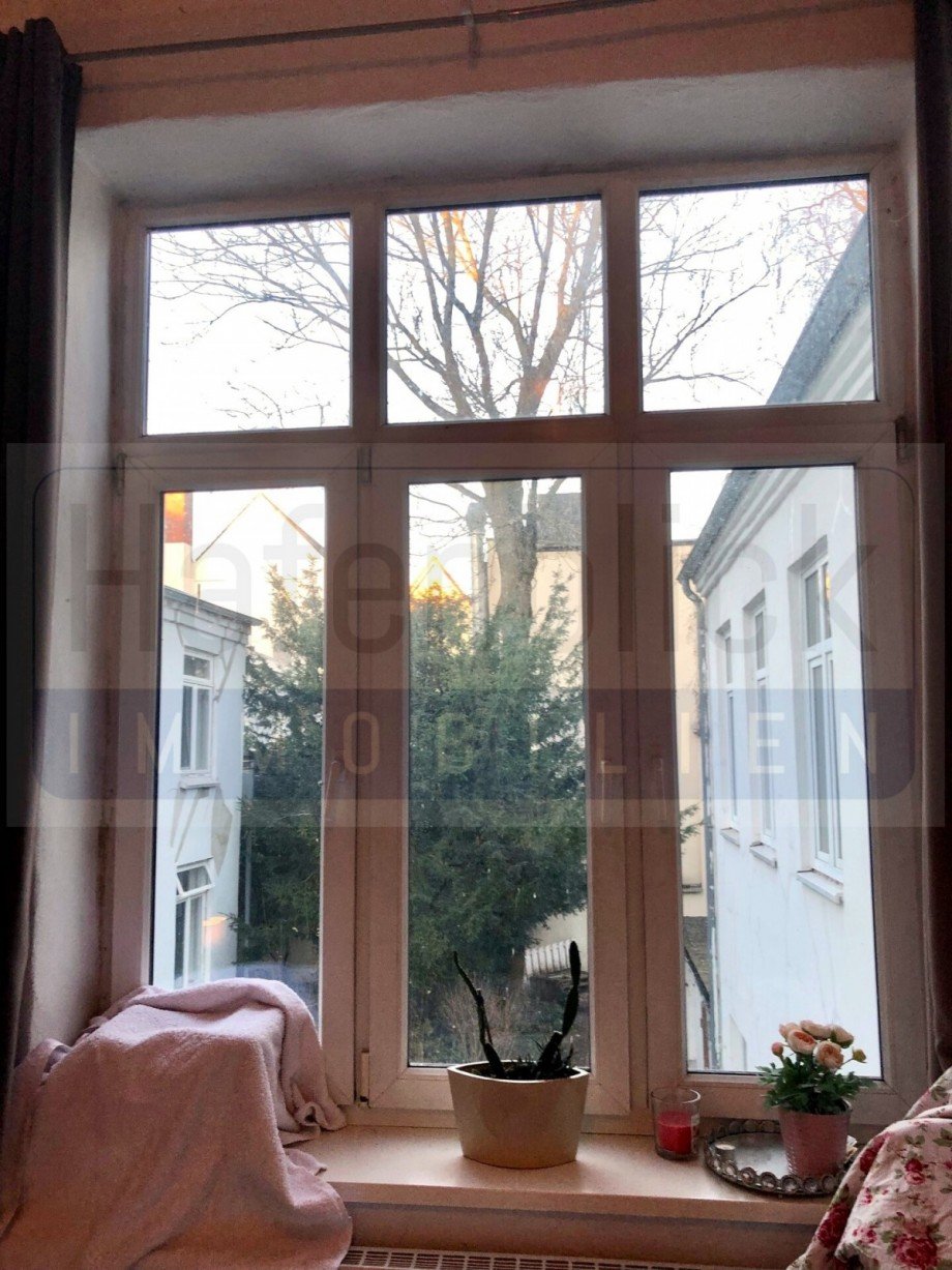 Gartenblick Schlafzimmerfenster 1. OG Mehrfamilienhaus L�beck