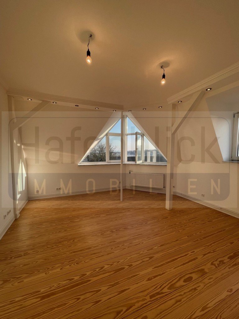 Wohnzimmer Kiel Wohnung Top Lage ! Wasserblick-2 Zi- Wohnung- Sanierter Altbau-Denkmalschutz Abschreibung