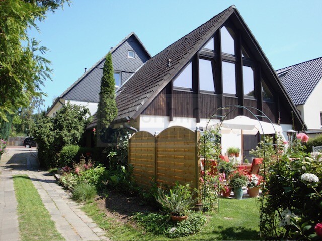 Hausr�ckseite.Garten Haus Timmendorfer Strand / Niendorf
