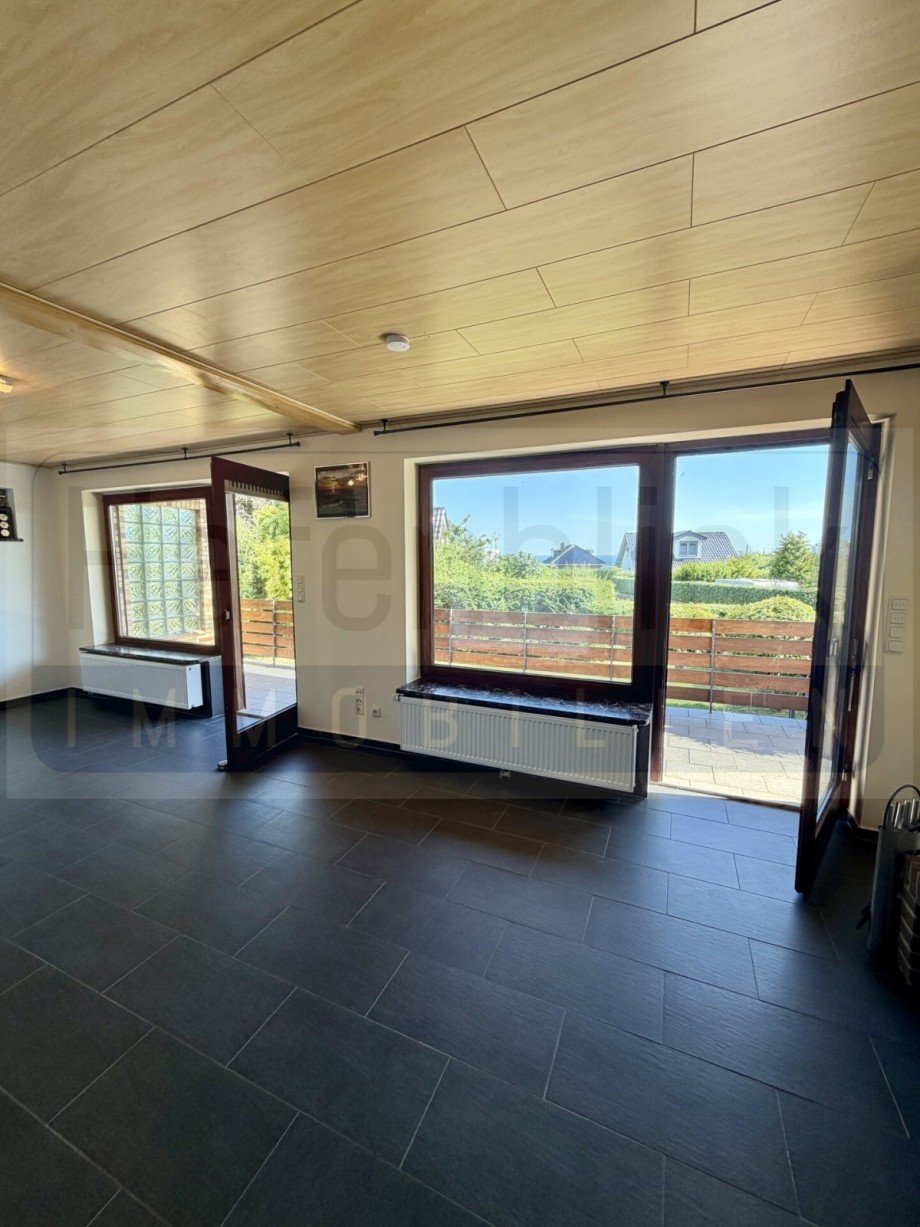 Lichtdurchflutetes Wohnzimmer Bungalow Schashagen-Bliesdorf