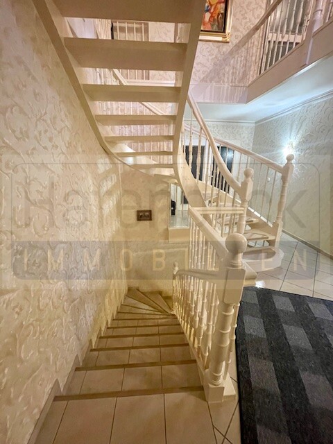 Treppe zum Keller Einfamilienhaus L�beck
