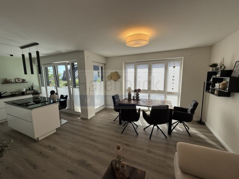 Lichtdurchfluteter Wohnbereich Etagenwohnung Gr�mitz