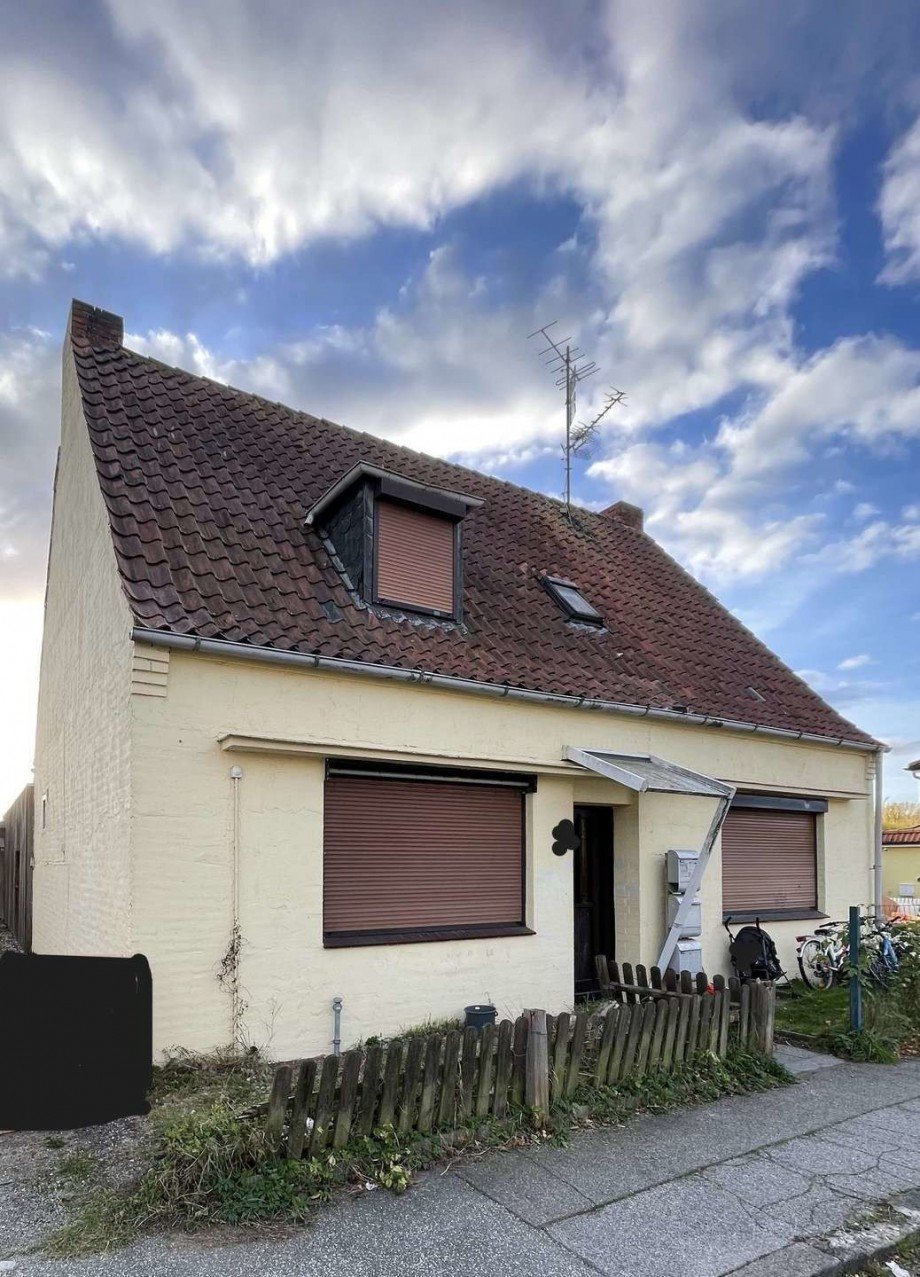 Hausfront.Stra�enseite Mehrfamilienhaus L�beck