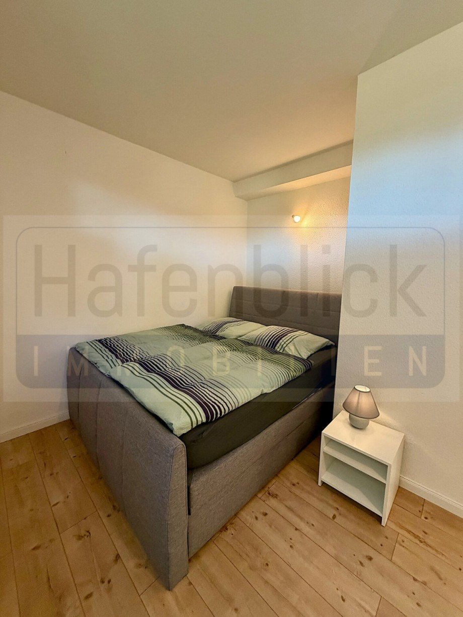 Bett kl. Schlafzimmer EG Mehrfamilienhaus L�beck