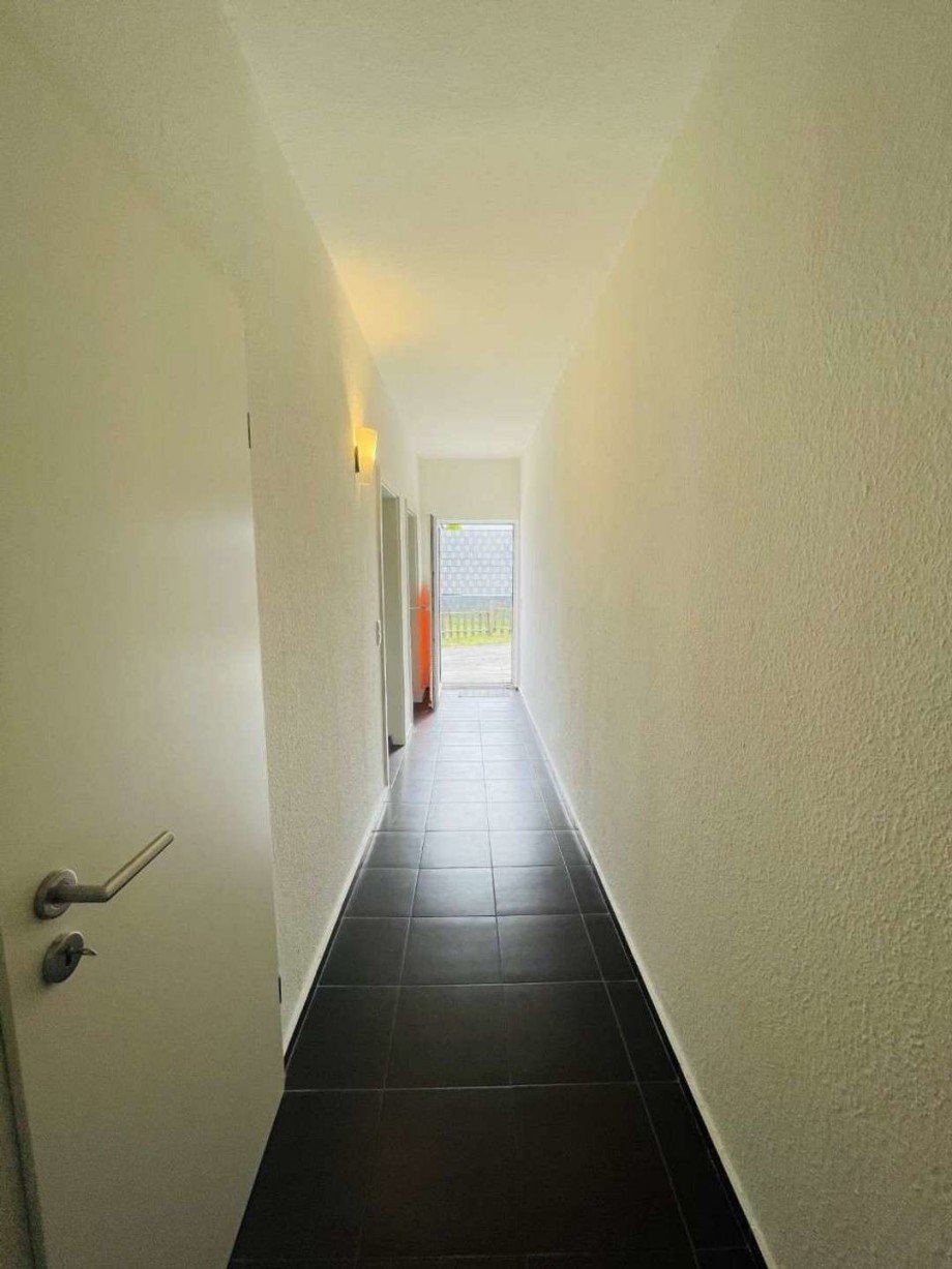Flur zur K�che u. Terrassent�r Einfamilienhaus L�beck