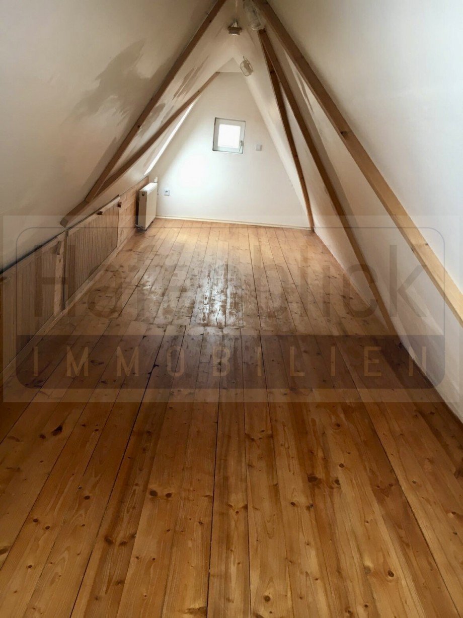 Ausgebauter Spitzboden Mehrfamilienhaus L�beck
