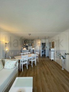 Wohnzimmer mit K�chenschrank Ostseedomizil mit seitlichem Meerblick-modernisierte 2,5 Zi Wohnung