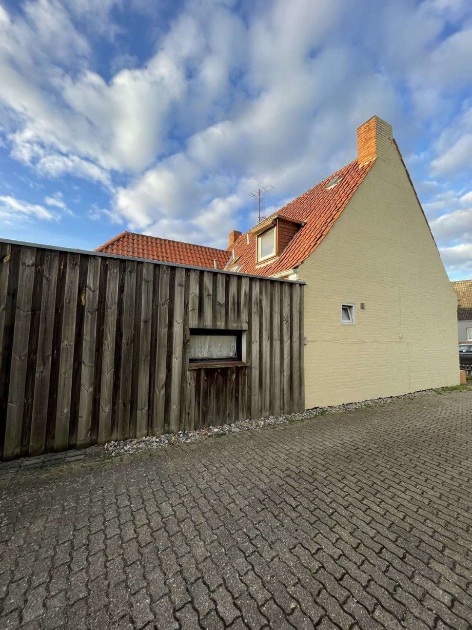 Seitenansicht Mehrfamilienhaus L�beck