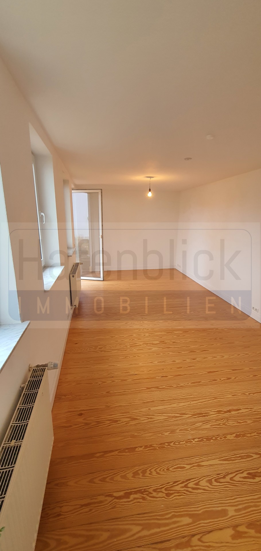 Gro�es Terrassenzimmer EG Einfamilienhaus Kiel / Pries