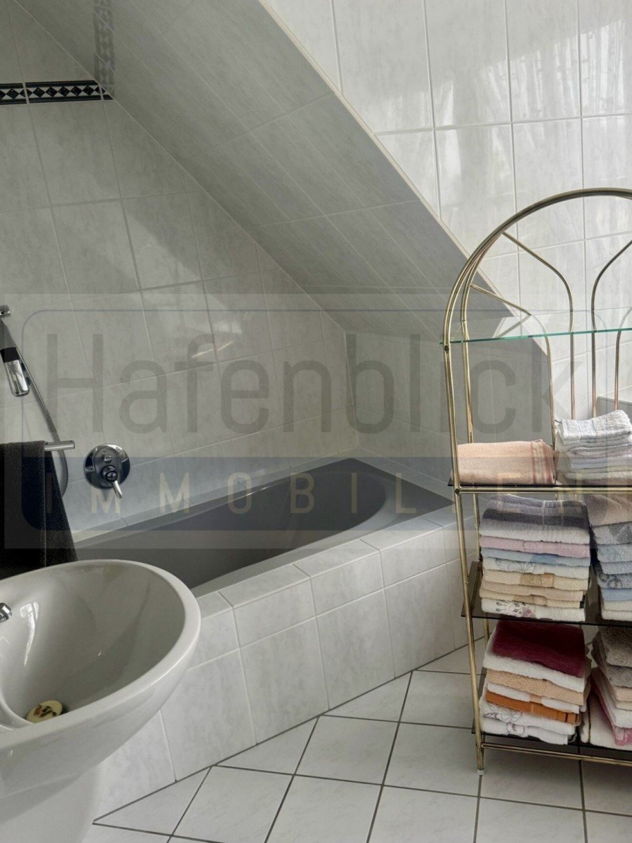 Vollbad OG Einfamilienhaus L�beck