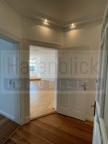 Flur Top Lage-Wasserblick ! Sanierte 4-Zimmer-Altbau-2 Balkone-Denkmalschutz Abschreibung