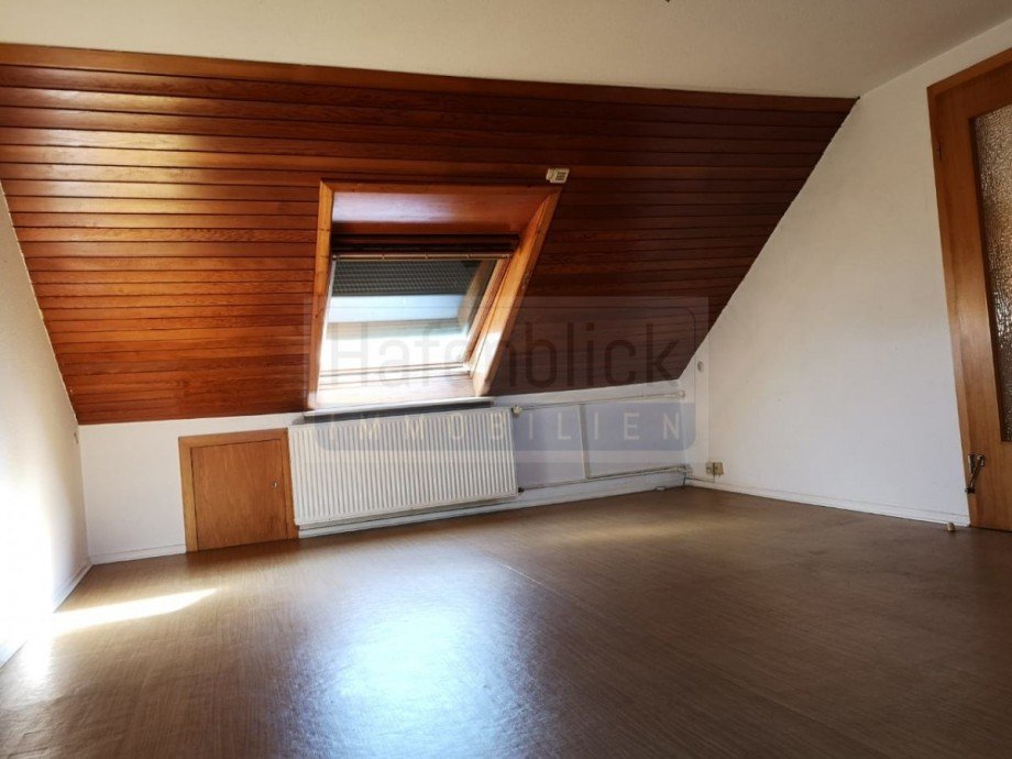 Wohn-u.Schlafzimmer OG Mehrfamilienhaus Preetz