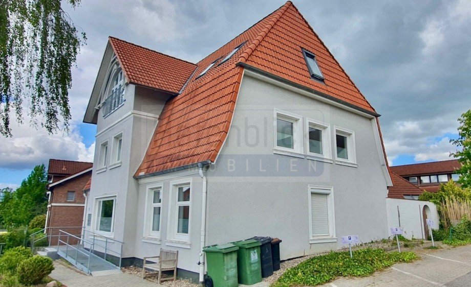 Hausseite Mehrfamilienhaus Heikendorf