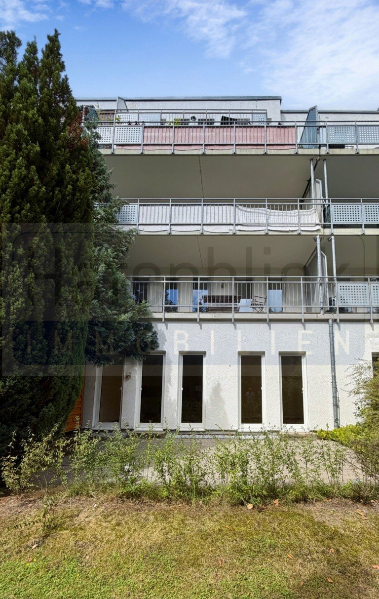 Hausr�ckseite, Sonnenterrasse Hamburg Erdgeschosswohnung Lichtdurchflutete 2-Zimmer-Terrassenwohnung mit Tiefgaragenstellplatz-frei verf�gbar