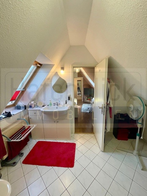 Vollbad DG mit Fenster Etagenwohnung L�beck / Travem�nde