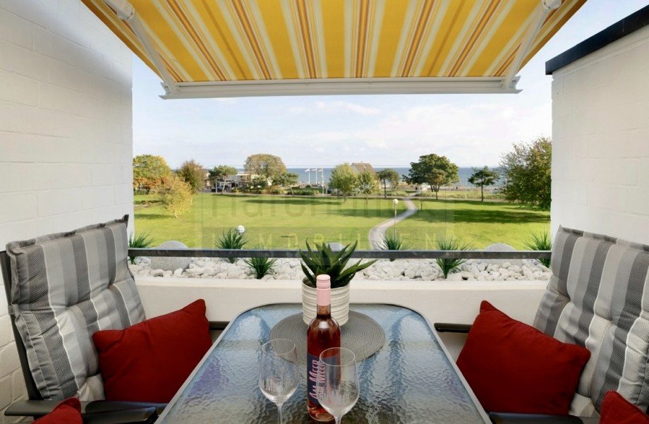 Panoramameerblick-sonniger Balkon Etagenwohnung Gr�mitz