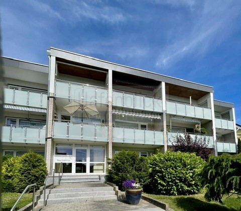 Hausfront Gr�mitz Erdgeschosswohnung Rentable Ferienvermietung ! Begehrte Zentrumslage - 2,5-Zimmer- lichtdurchflutet - Balkon u. Garage